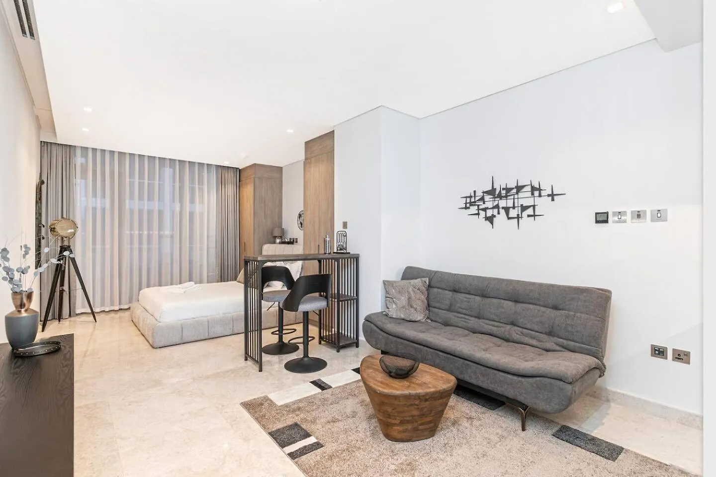 Cozy & Lux Studio-Walk To Burj Khalifasleeps 3 Dubai Apartment