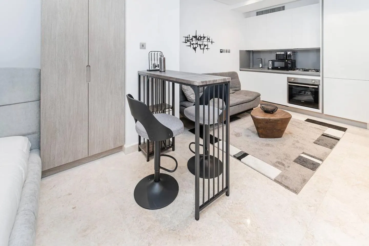 Apartment Cozy & Lux Studio-Walk To Burj Khalifasleeps 3 Dubai United Arab Emirates