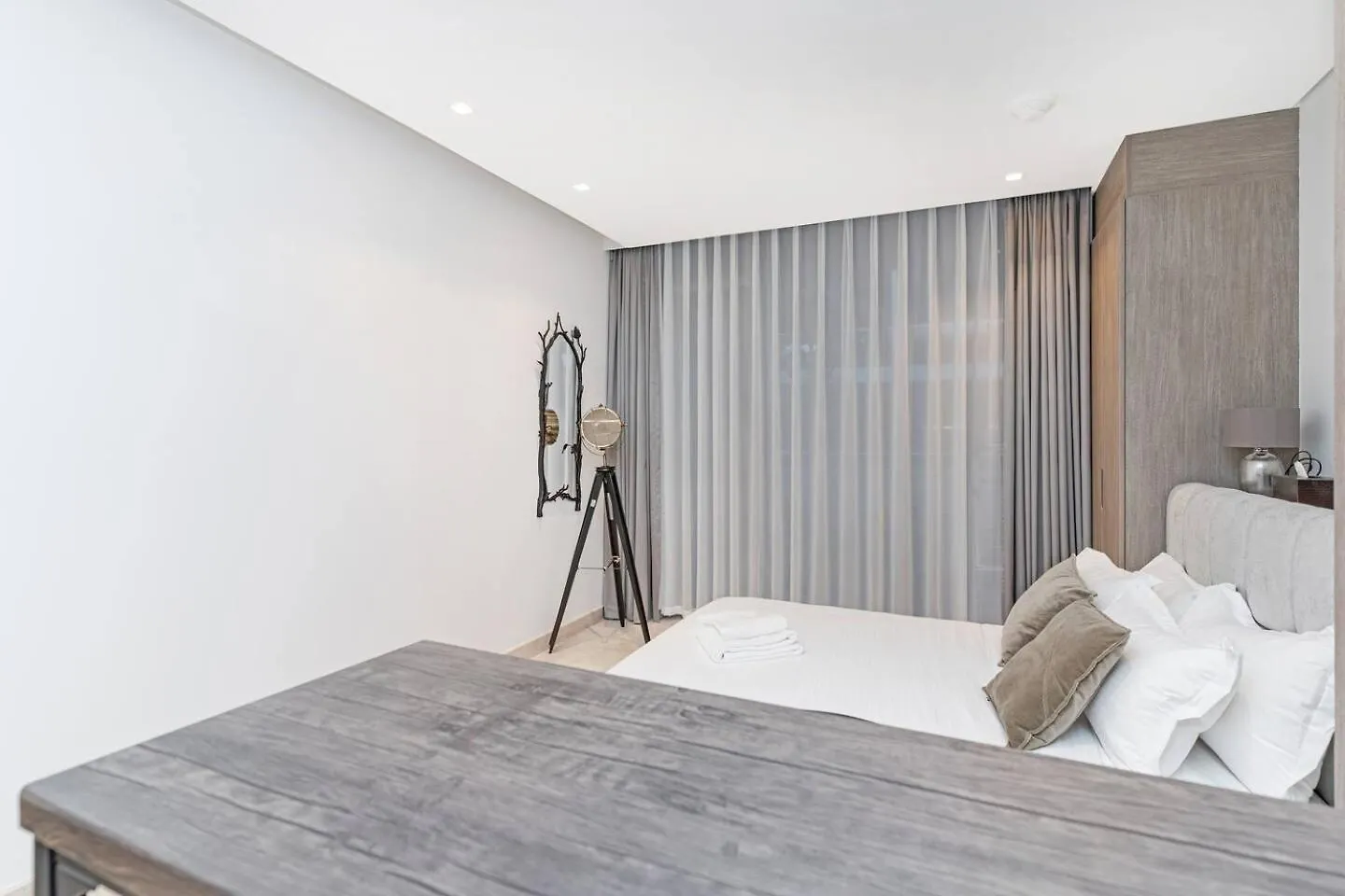 Cozy & Lux Studio-Walk To Burj Khalifasleeps 3 Dubai Apartment