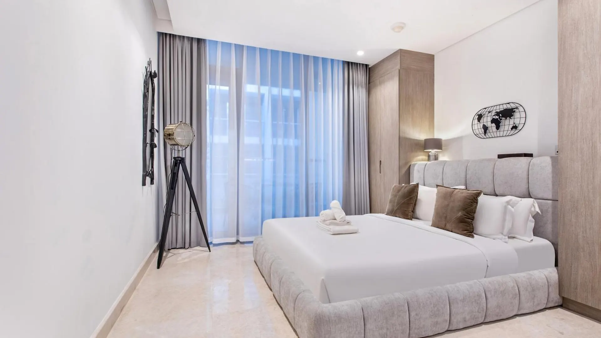 Apartment Cozy & Lux Studio-Walk To Burj Khalifasleeps 3 Dubai